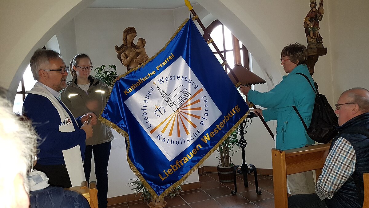 Banner der Pfarrei am Blasiusberg eingeweiht